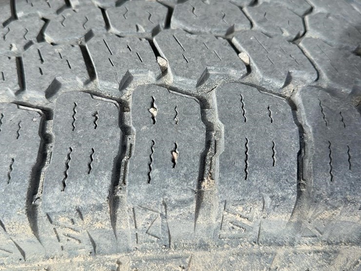 2015-chevrolet-silverado-1500-image-15