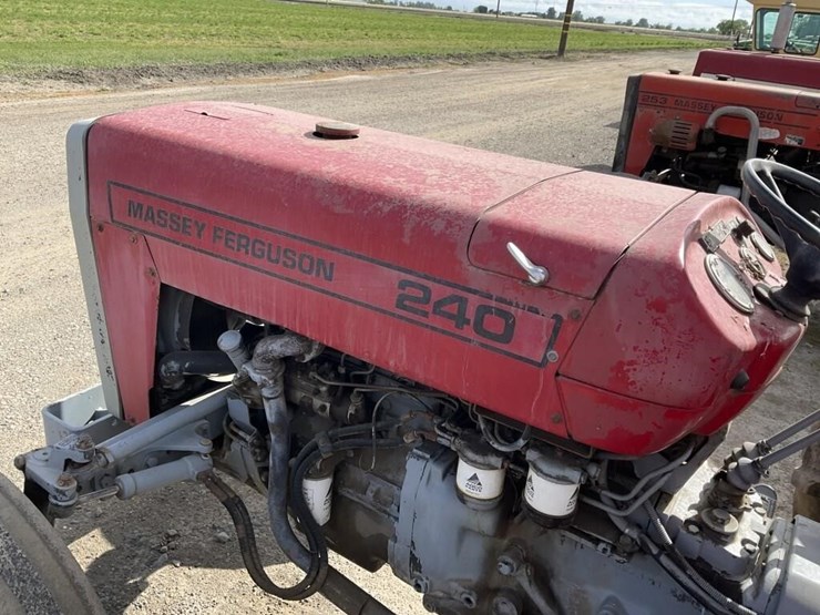 massey-ferguson-240-image-14