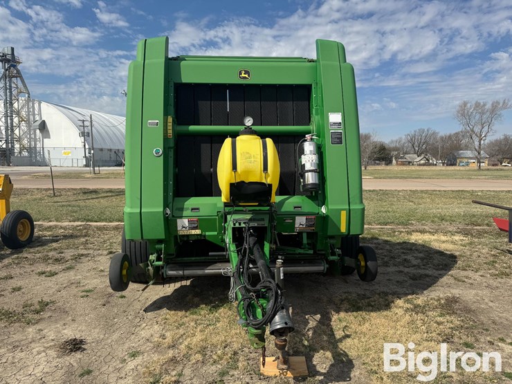 2014-john-deere-569-premium-image-2