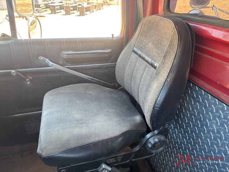 1994-ford-l9000-image-19