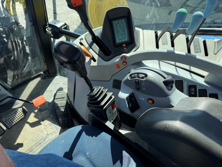 2018-new-holland-t6.155-image-18