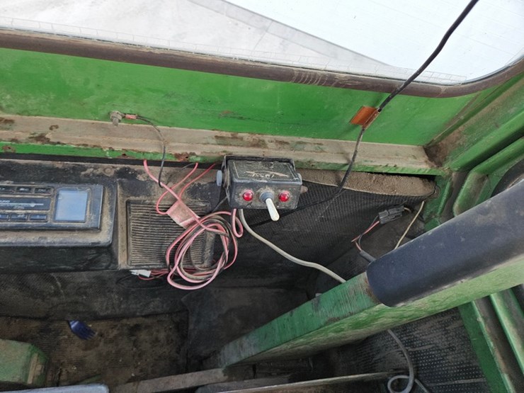 1974-john-deere-7520-image-37