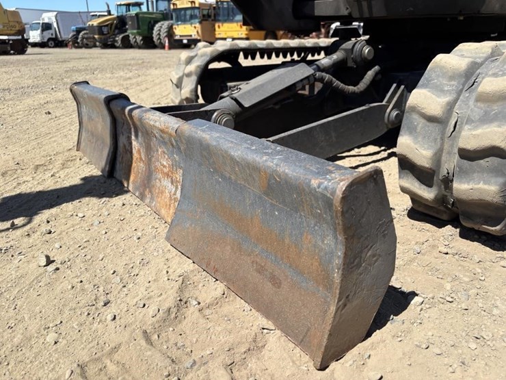 2020-bobcat-e10-image-10