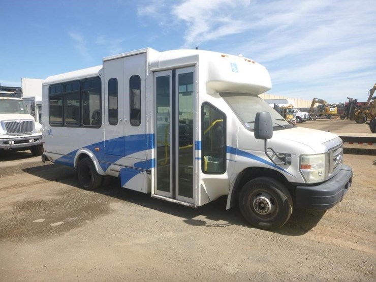 2014-ford-e450-image-3