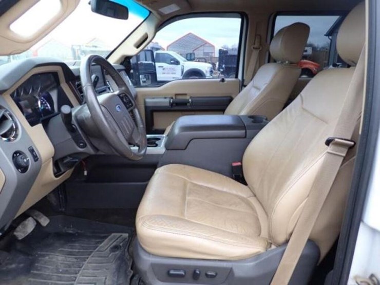 2015-ford-f450-lariat-image-19