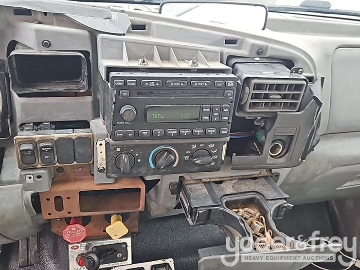 2006-ford-f750-image-36