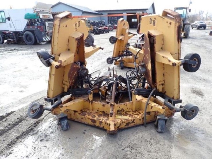 trackless-m14-pto-batwing-mower-235-image-5