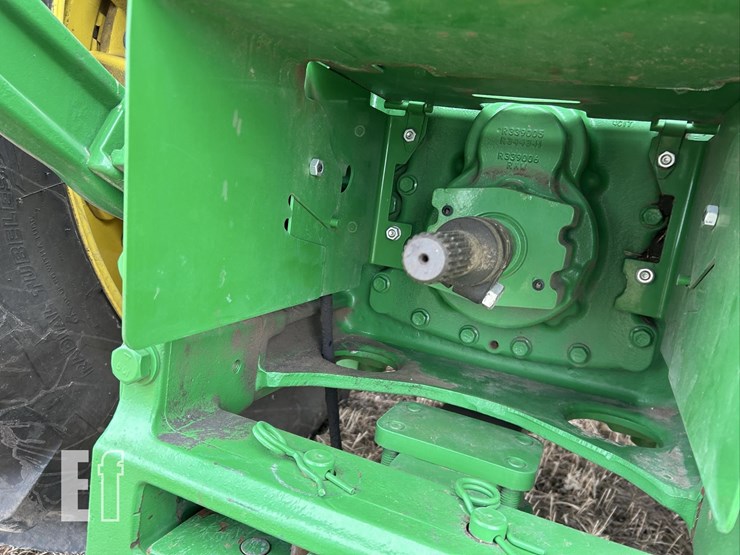 2014-john-deere-8320r-image-36