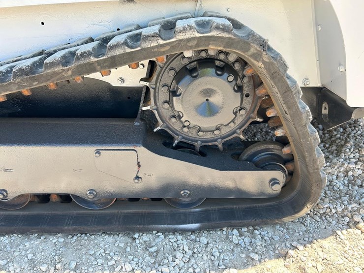 2016-bobcat-t450-image-19