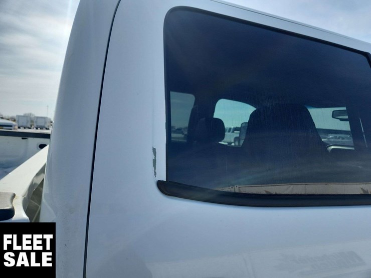 2015-chevrolet-silverado-3500hd-image-43