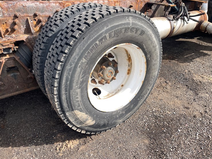 #242-•-2000-sterling-truck-tractor-(has-mn-title)-(mora,-mn)-image-30