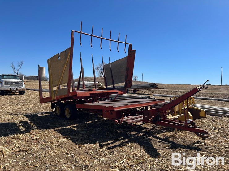 new-holland-1033-image-3