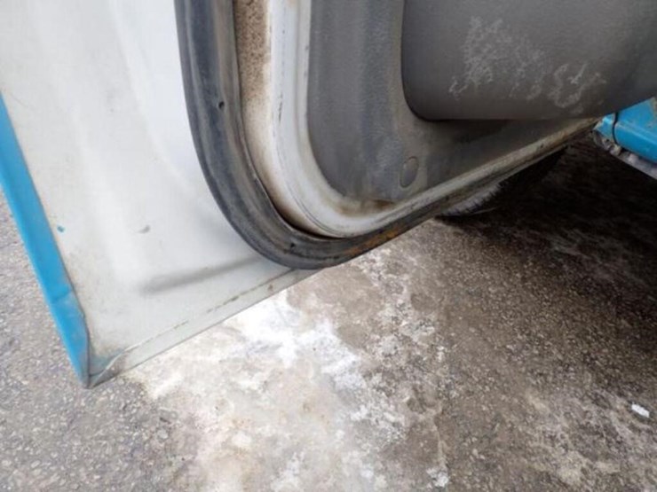 2009-ford-e450-image-22