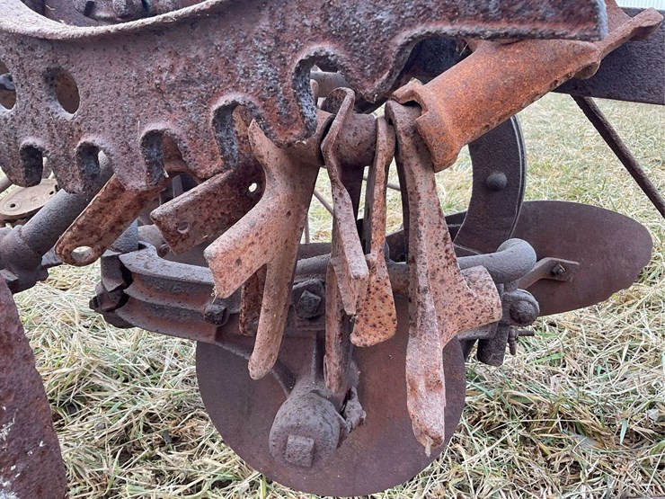 two-bottom-oliver-plow-image-15