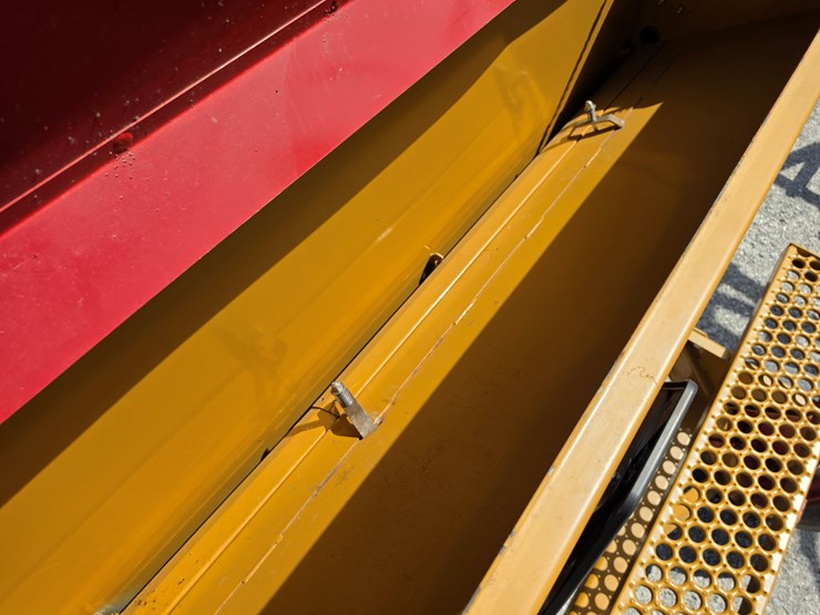 2016-haybuster-107c-image-8