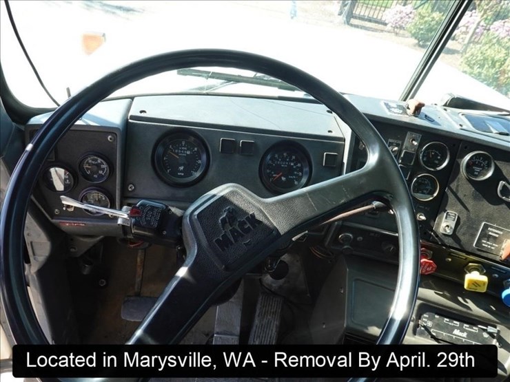 1995-mack-rd688s-image-25