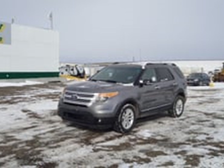 2014-ford-explorer-xlt-image-5