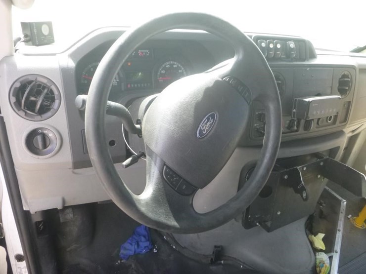 2014-ford-e450-image-10