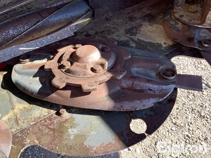 2017-massey-ferguson-1383-image-14