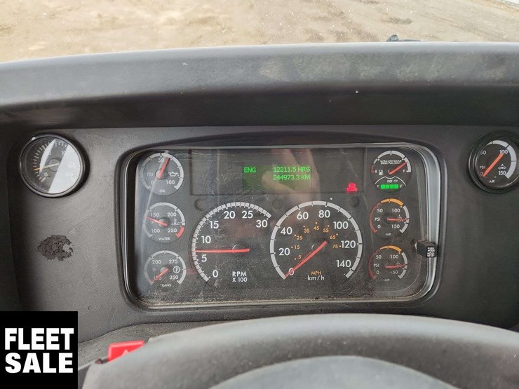 2018-freightliner-m2-106-image-8