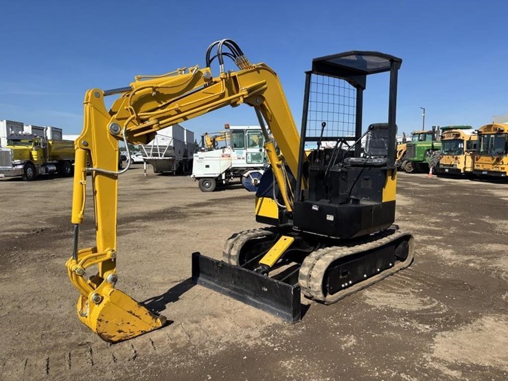 komatsu-pc28uu-image-1