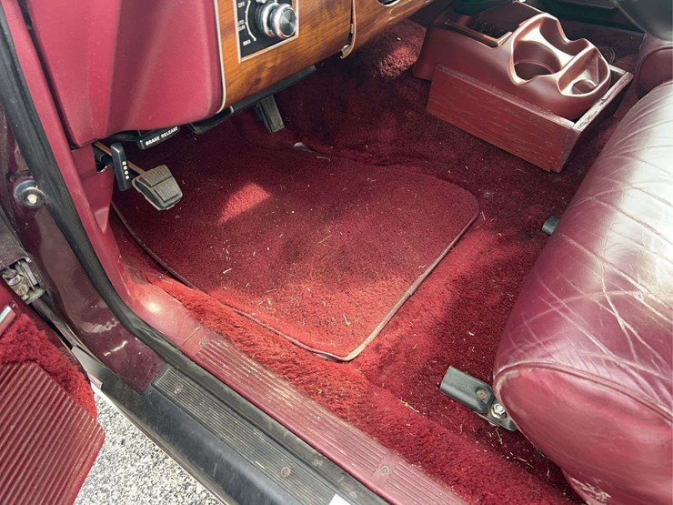 1989-lincoln-town-car-image-53