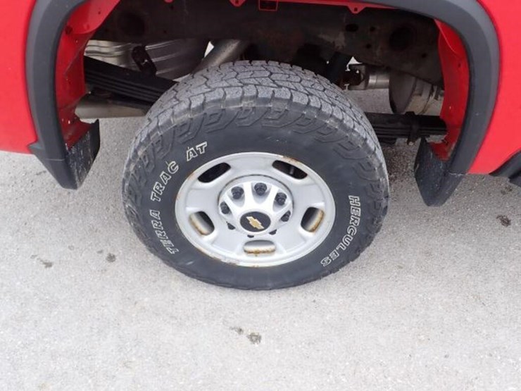 2022-chevrolet-2500hd-image-52