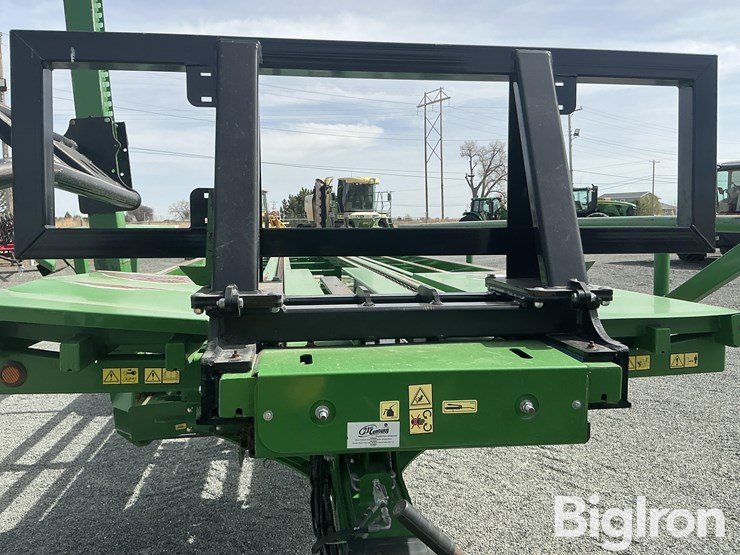 anderson-rbm1400-round-baler-accumulator/mover-image-11