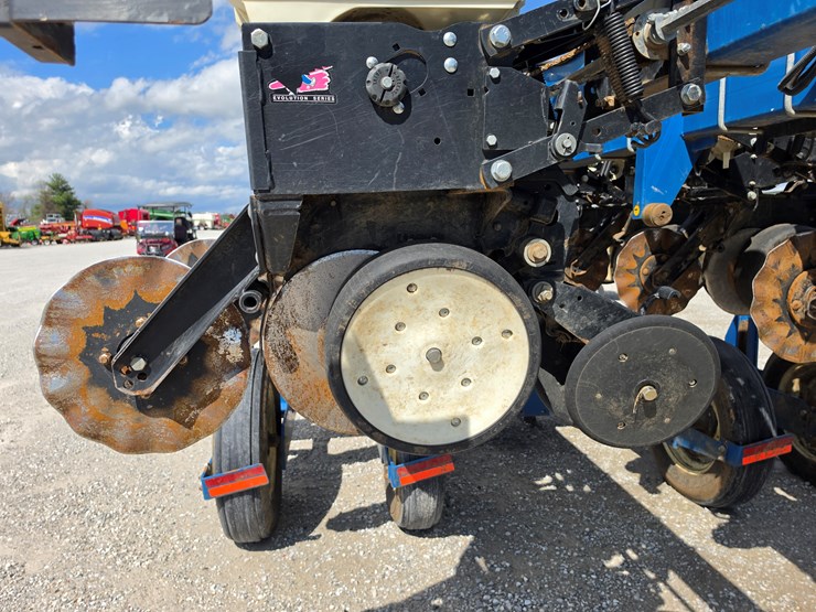 2010-kinze-3500-image-8