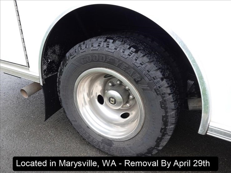 2015-ford-e350-image-15