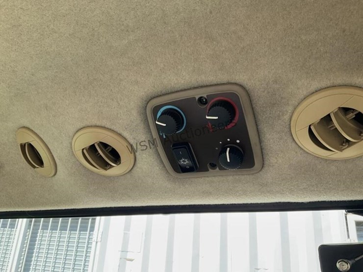 john-deere-3320-image-20