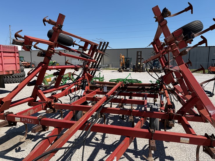 case-ih-4800-image-3