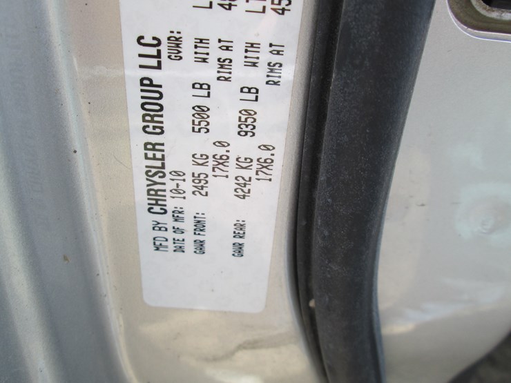 2011-dodge-3500-image-39