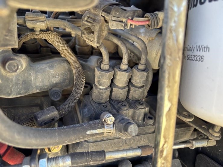 2020-bobcat-e10-image-41