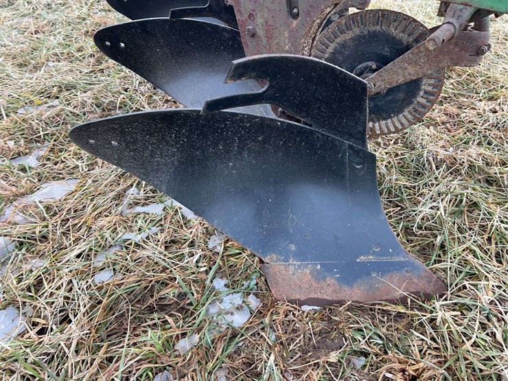 john-deere-four-bottom-plow-image-33