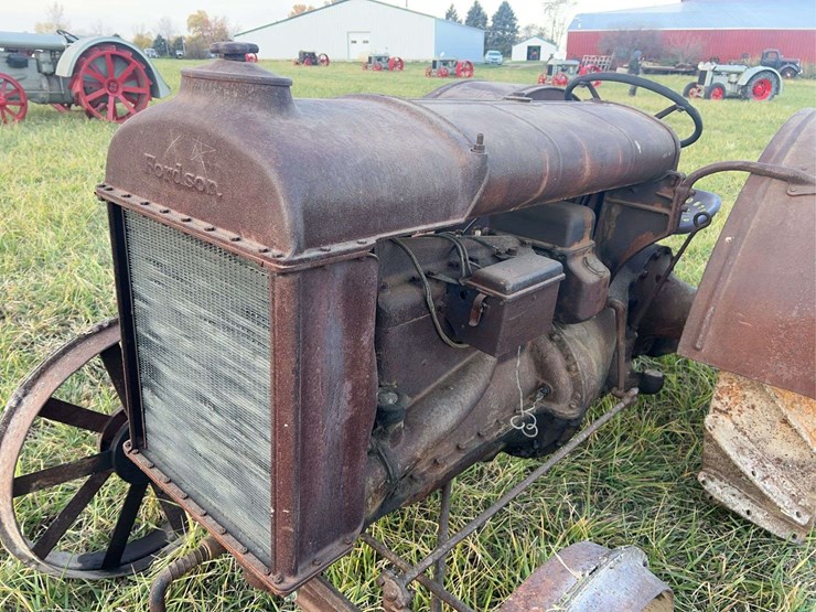 1924-fordson-tractor-image-11