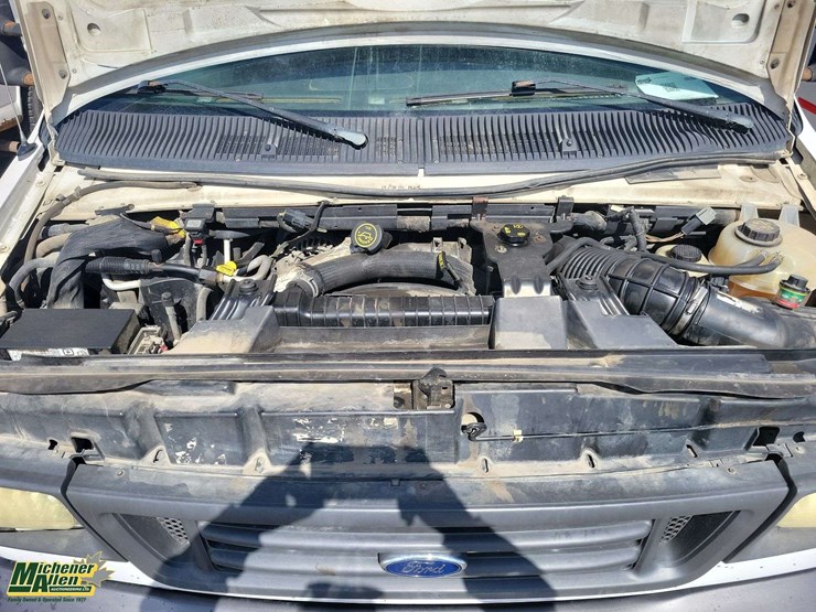 2004-ford-cargo-image-25