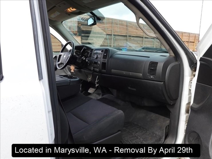 2011-chevrolet-3500-image-8