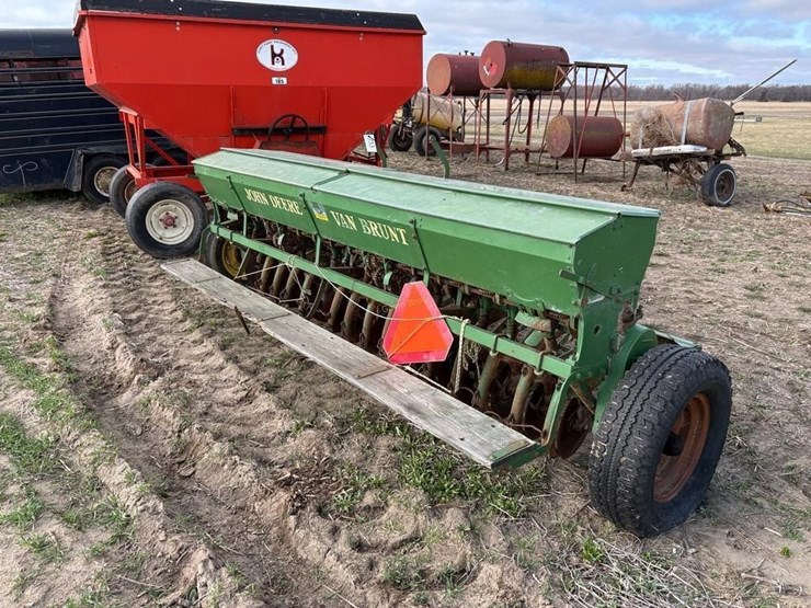 john-deere-10-image-3