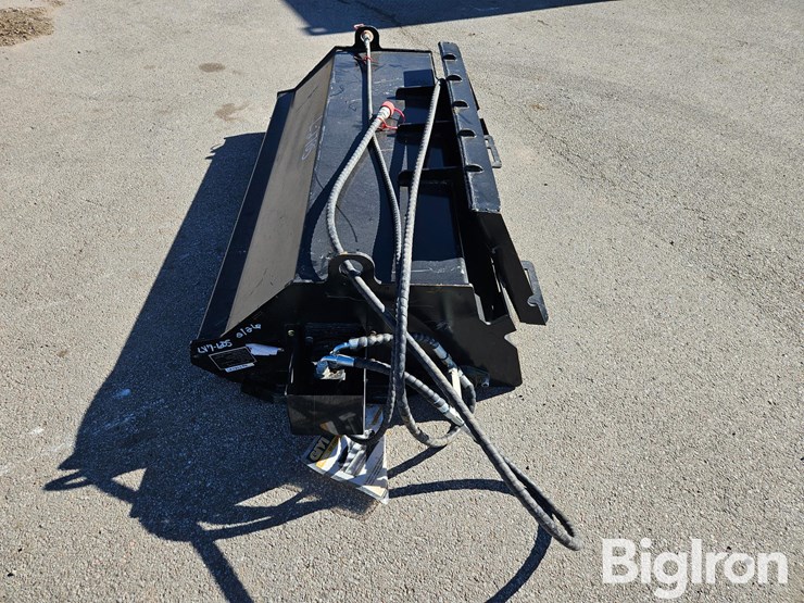 2025-massey-ferguson-730-image-8