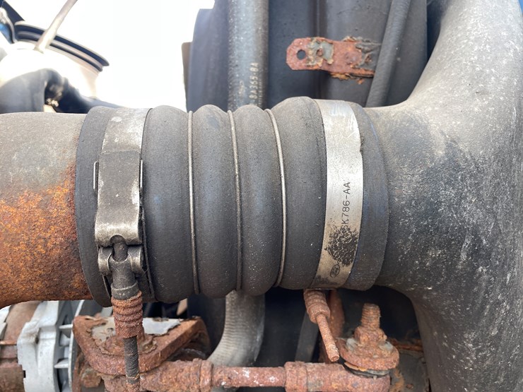 #242-•-2000-sterling-truck-tractor-(has-mn-title)-(mora,-mn)-image-21