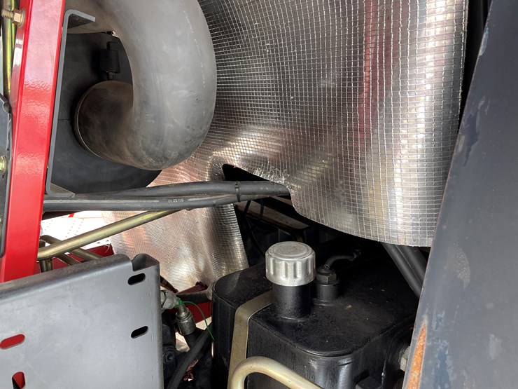 2011-new-holland-h8060-image-48