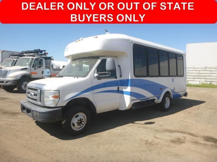 2014-ford-e450-image-1
