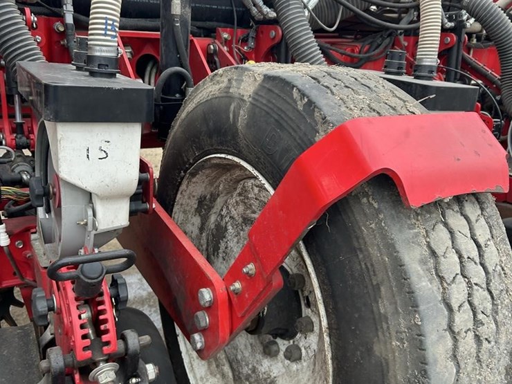 2014-white-9824-image-33