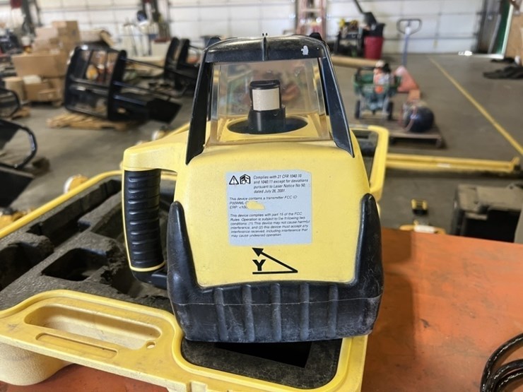 leica-rugby-400-dg-dual-grade-laser-image-3