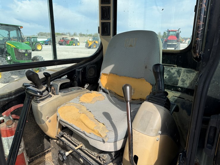 caterpillar-304cr-image-9