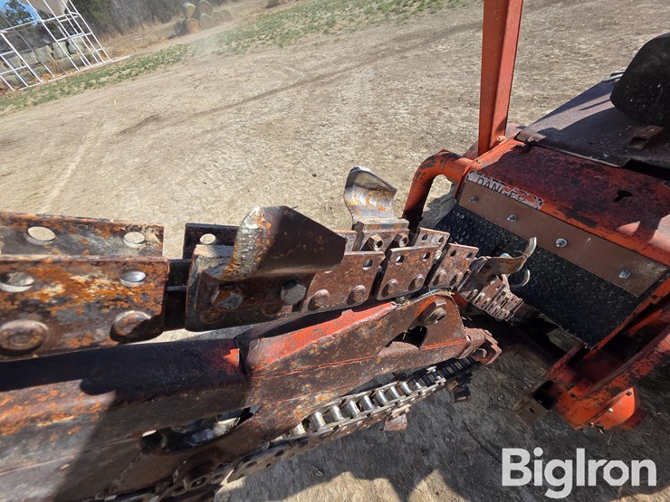 ditch-witch-v30-image-12