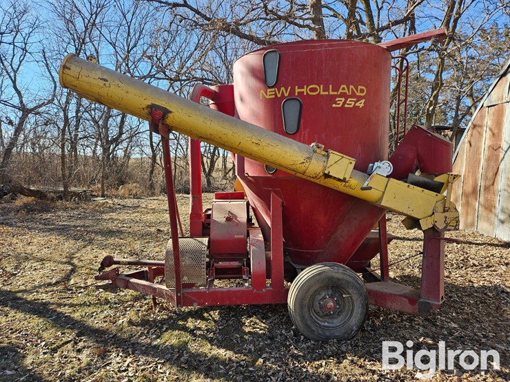 new-holland-354-image-8
