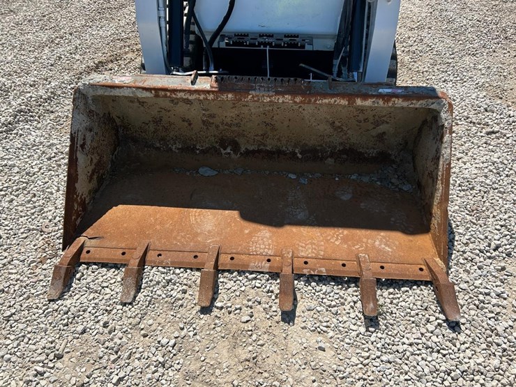 2016-bobcat-t450-image-9