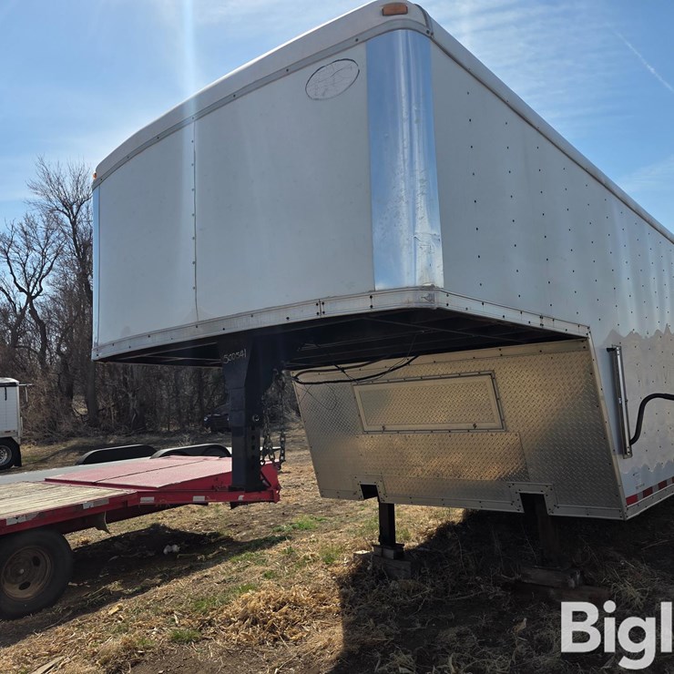 2008 Middlebury T/A Gooseneck Enclosed Trailer